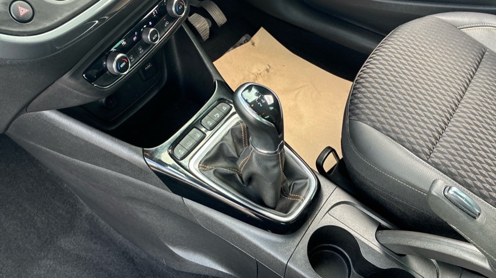 Vauxhall Crossland X 1.2 [83] Elite 5dr Petrol Hatchback - Image 13