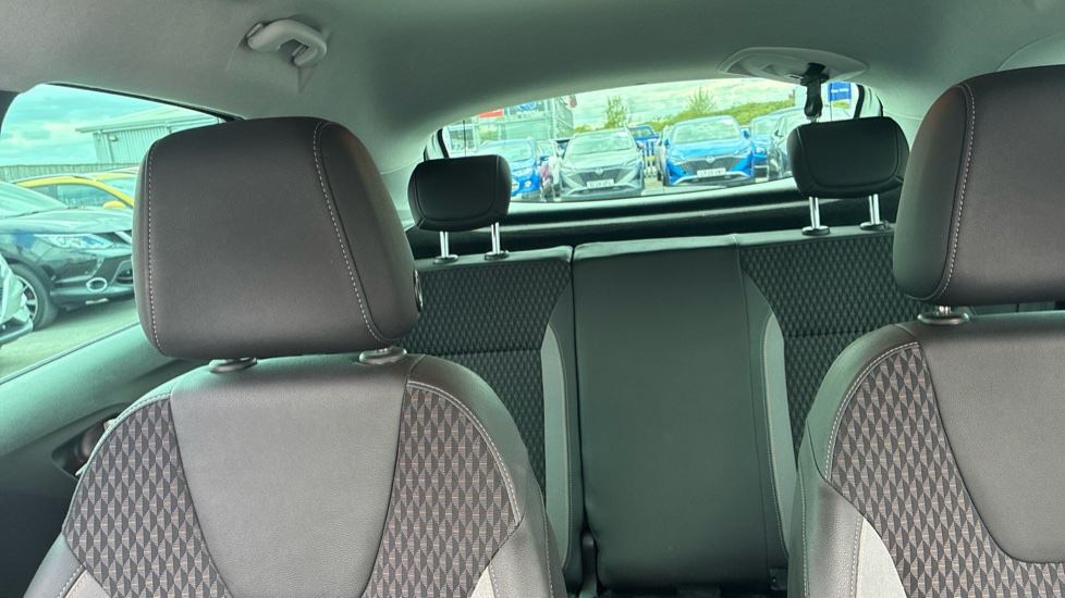 Vauxhall Crossland X 1.2 [83] Elite 5dr Petrol Hatchback - Image 15