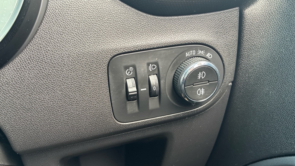 Vauxhall Crossland X 1.2 [83] Elite 5dr Petrol Hatchback - Image 28