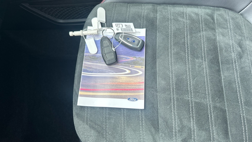 Ford Kuga 2.5 FHEV ST-Line X Edition 5dr CVT Hybrid Estate - Image 19