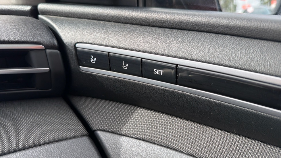 Hyundai TUCSON 1.6 TGDi Ultimate 5dr 2WD Petrol Estate - Image 43