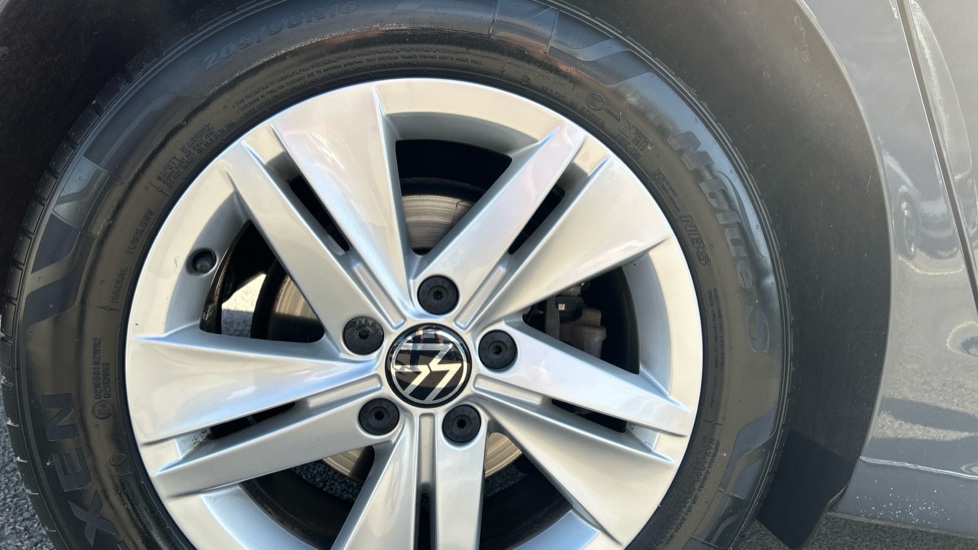Volkswagen Golf 1.5 TSI 150 Life 5dr Petrol Hatchback - Image 7