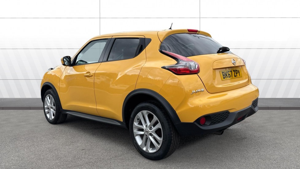 Nissan Juke 1.2 DiG-T N-Connecta 5dr Petrol Hatchback - Image 2