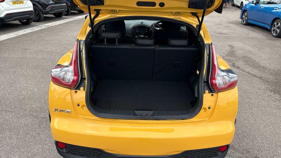Nissan Juke 1.2 DiG-T N-Connecta 5dr Petrol Hatchback - Image 4
