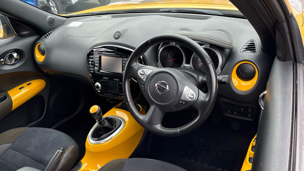 Nissan Juke 1.2 DiG-T N-Connecta 5dr Petrol Hatchback - Image 11