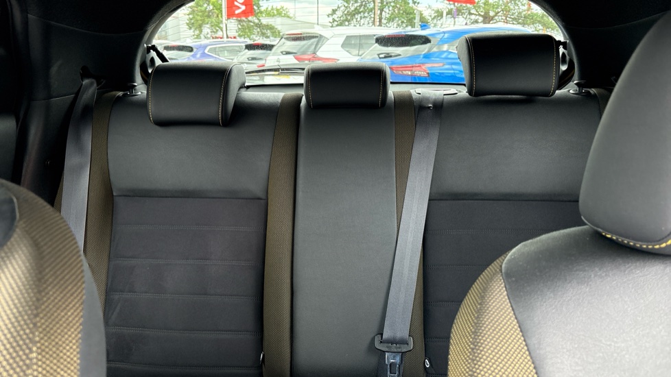 Nissan Juke 1.2 DiG-T N-Connecta 5dr Petrol Hatchback - Image 15