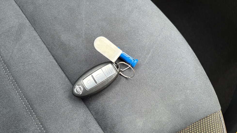 Nissan Juke 1.2 DiG-T N-Connecta 5dr Petrol Hatchback - Image 20