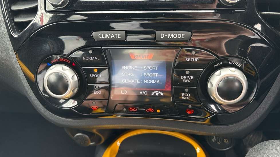 Nissan Juke 1.2 DiG-T N-Connecta 5dr Petrol Hatchback - Image 33