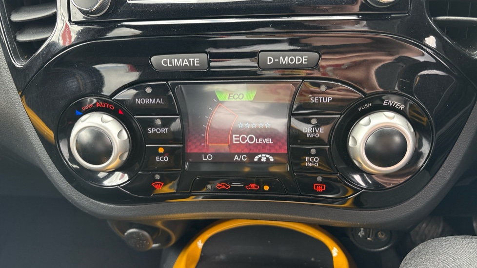 Nissan Juke 1.2 DiG-T N-Connecta 5dr Petrol Hatchback - Image 35