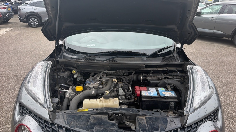 Nissan Juke 1.2 DiG-T N-Connecta 5dr Petrol Hatchback - Image 8