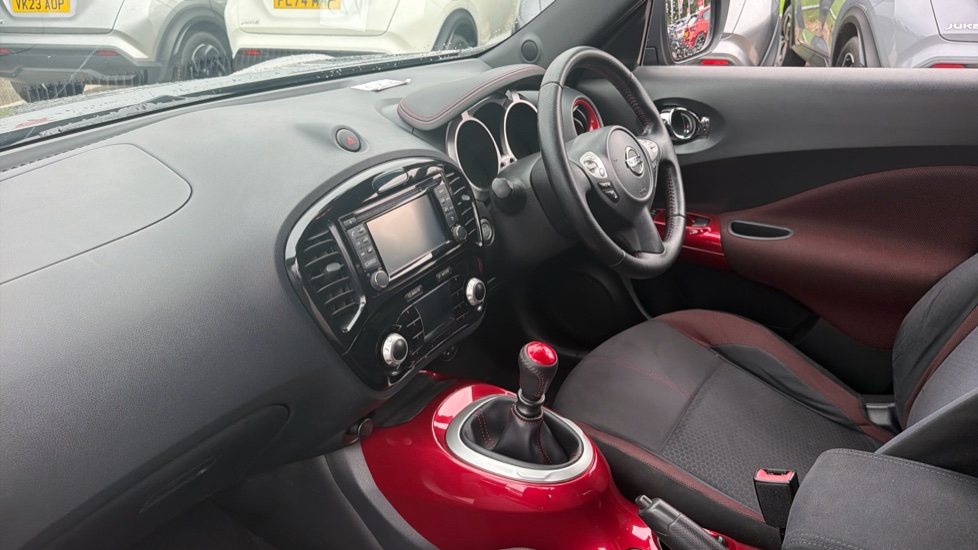 Nissan Juke 1.2 DiG-T N-Connecta 5dr Petrol Hatchback - Image 9