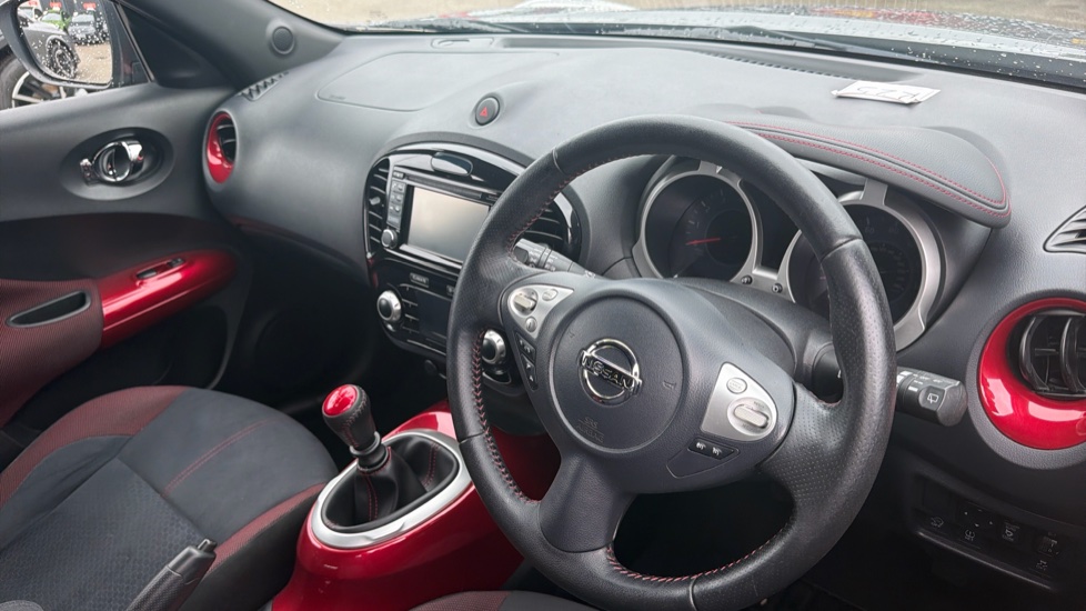 Nissan Juke 1.2 DiG-T N-Connecta 5dr Petrol Hatchback - Image 11