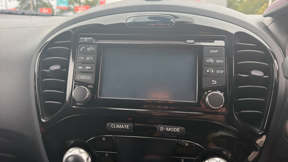 Nissan Juke 1.2 DiG-T N-Connecta 5dr Petrol Hatchback - Image 12