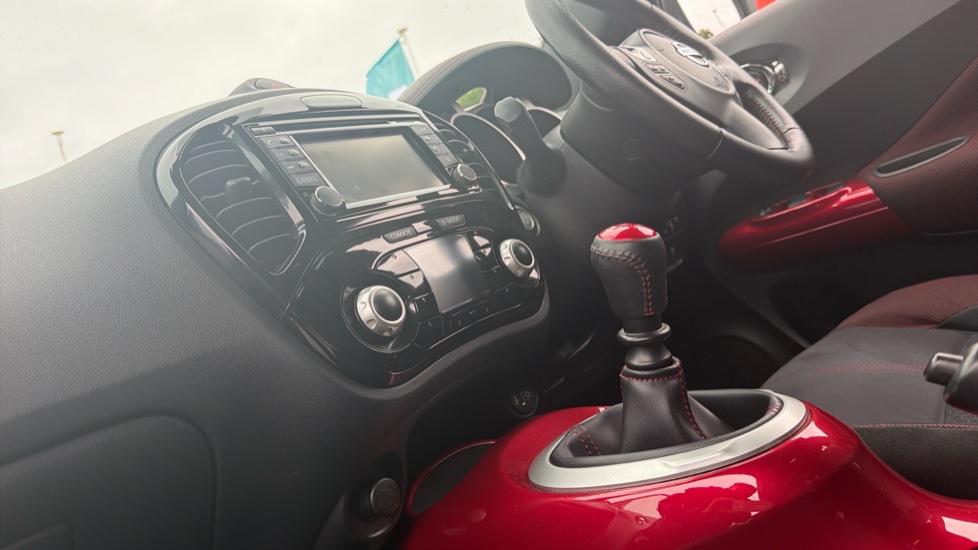 Nissan Juke 1.2 DiG-T N-Connecta 5dr Petrol Hatchback - Image 13