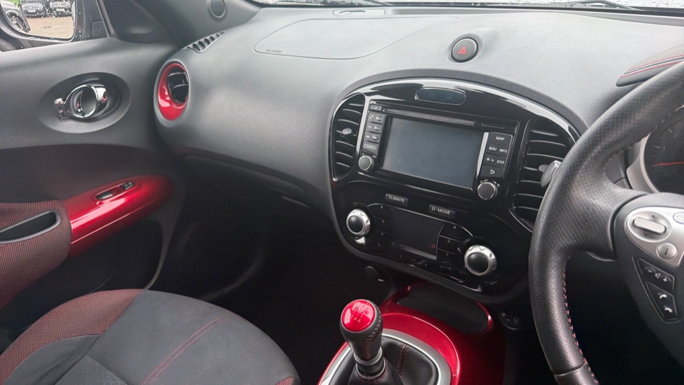 Nissan Juke 1.2 DiG-T N-Connecta 5dr Petrol Hatchback - Image 14