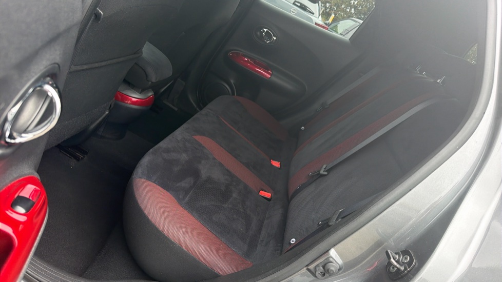 Nissan Juke 1.2 DiG-T N-Connecta 5dr Petrol Hatchback - Image 16