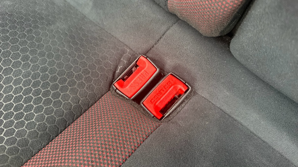 Nissan Juke 1.2 DiG-T N-Connecta 5dr Petrol Hatchback - Image 17