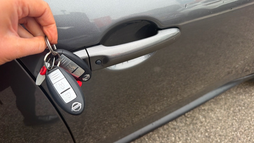 Nissan Juke 1.2 DiG-T N-Connecta 5dr Petrol Hatchback - Image 22