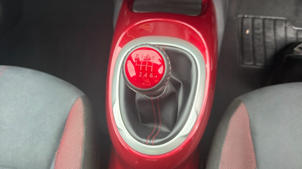 Nissan Juke 1.2 DiG-T N-Connecta 5dr Petrol Hatchback - Image 29