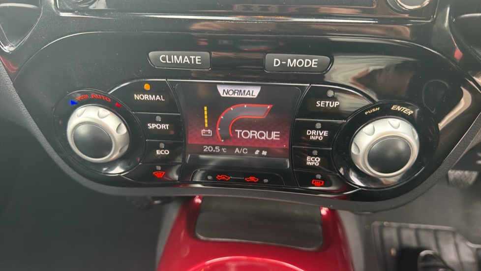 Nissan Juke 1.2 DiG-T N-Connecta 5dr Petrol Hatchback - Image 31