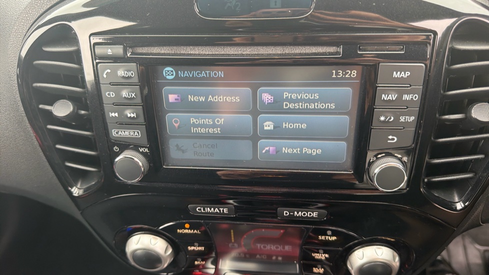 Nissan Juke 1.2 DiG-T N-Connecta 5dr Petrol Hatchback - Image 32