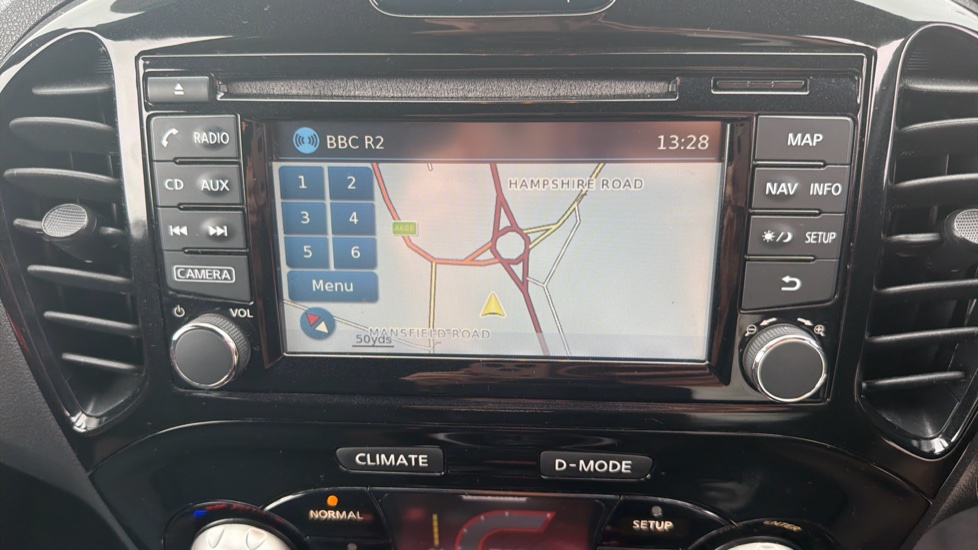 Nissan Juke 1.2 DiG-T N-Connecta 5dr Petrol Hatchback - Image 34