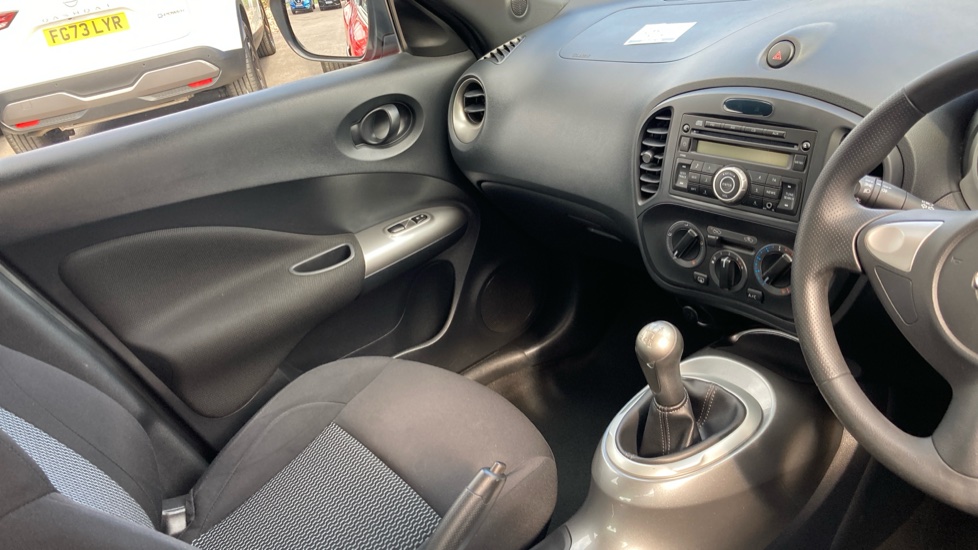 Nissan Juke 1.6 [94] Visia 5dr Petrol Hatchback - Image 14