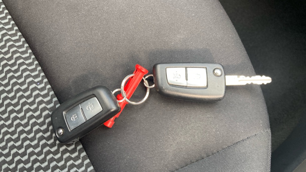 Nissan Juke 1.6 [94] Visia 5dr Petrol Hatchback - Image 20