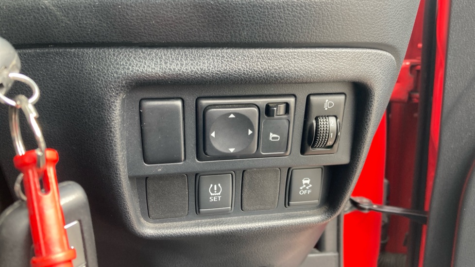 Nissan Juke 1.6 [94] Visia 5dr Petrol Hatchback - Image 22