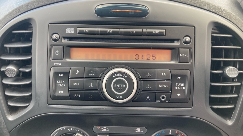 Nissan Juke 1.6 [94] Visia 5dr Petrol Hatchback - Image 26