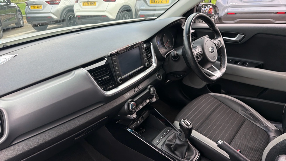 Kia Stonic 1.0T GDi First Edition 5dr Petrol Estate - Image 9