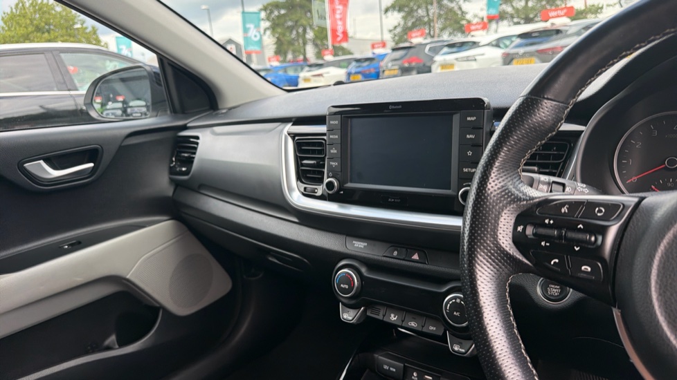 Kia Stonic 1.0T GDi First Edition 5dr Petrol Estate - Image 14