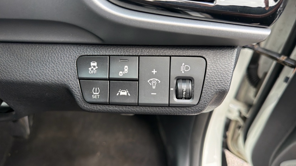 Kia Stonic 1.0T GDi First Edition 5dr Petrol Estate - Image 27