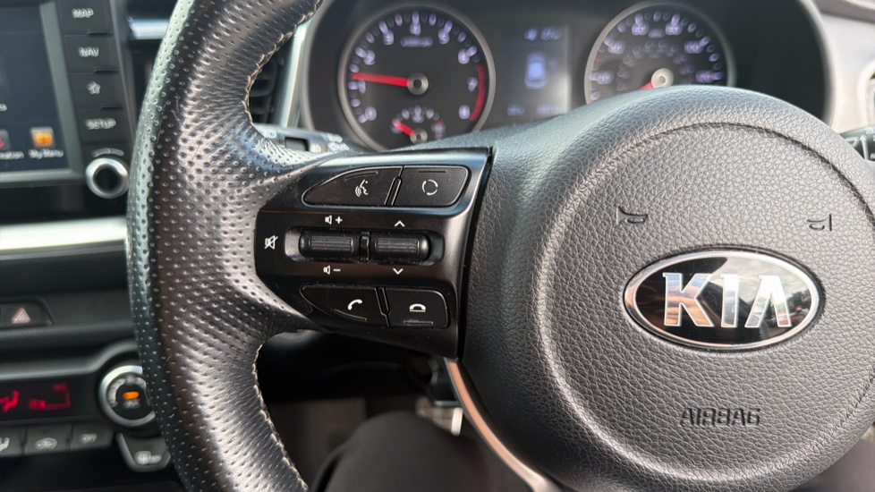 Kia Stonic 1.0T GDi First Edition 5dr Petrol Estate - Image 29