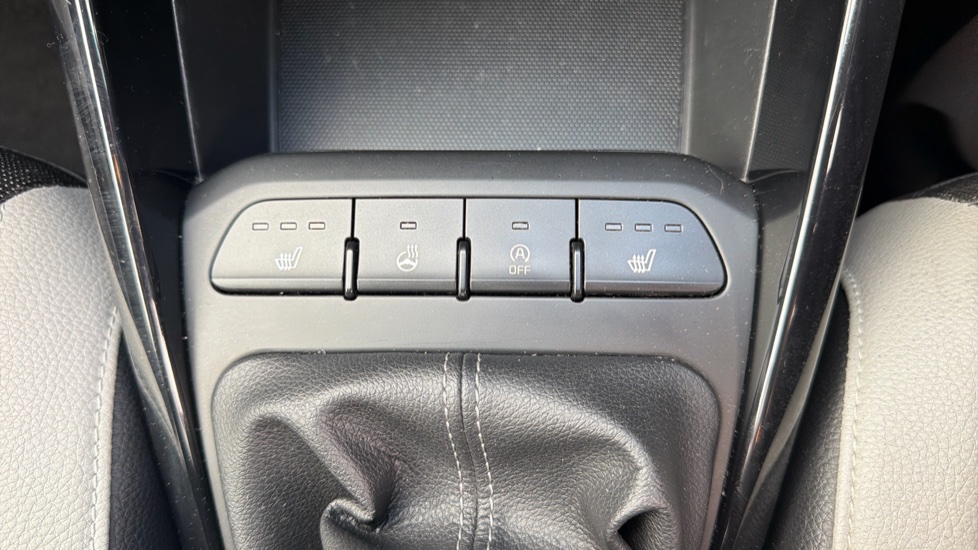 Kia Stonic 1.0T GDi First Edition 5dr Petrol Estate - Image 33