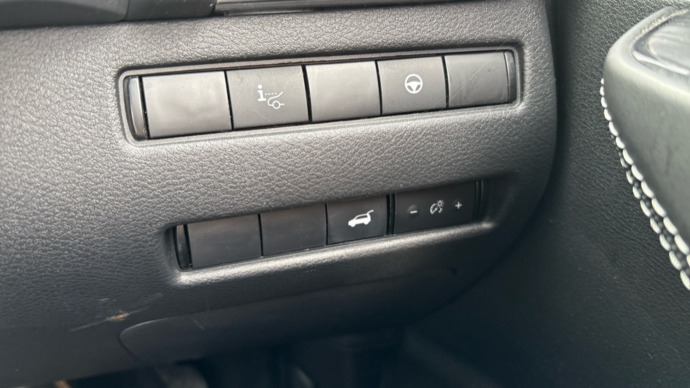 Nissan Qashqai 1.5 E-Power Tekna 5dr Auto Hybrid Hatchback - Image 31