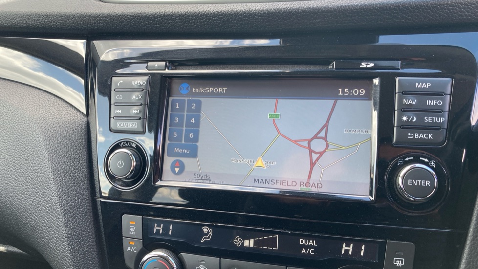 Nissan Qashqai 1.5 dCi N-Connecta 5dr Diesel Hatchback - Image 12