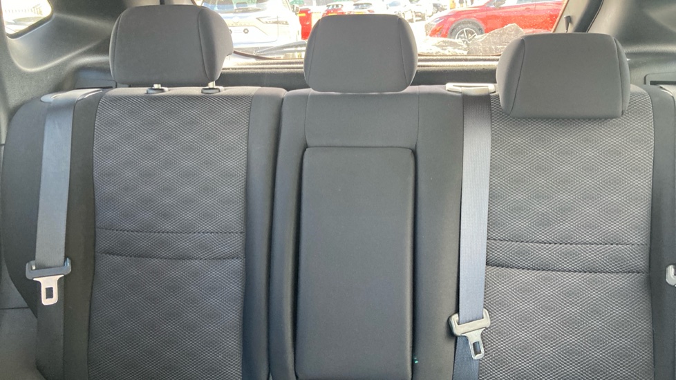 Nissan Qashqai 1.5 dCi N-Connecta 5dr Diesel Hatchback - Image 15
