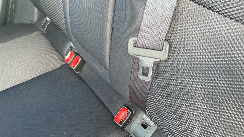 Nissan Qashqai 1.5 dCi N-Connecta 5dr Diesel Hatchback - Image 17