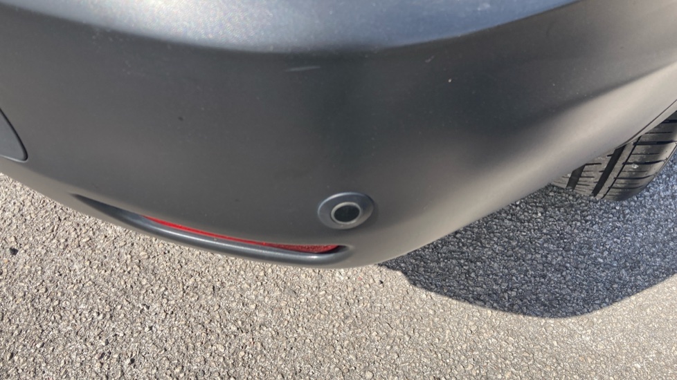 Nissan Qashqai 1.5 dCi N-Connecta 5dr Diesel Hatchback - Image 21