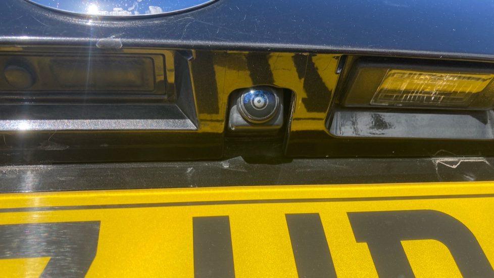 Nissan Qashqai 1.5 dCi N-Connecta 5dr Diesel Hatchback - Image 22