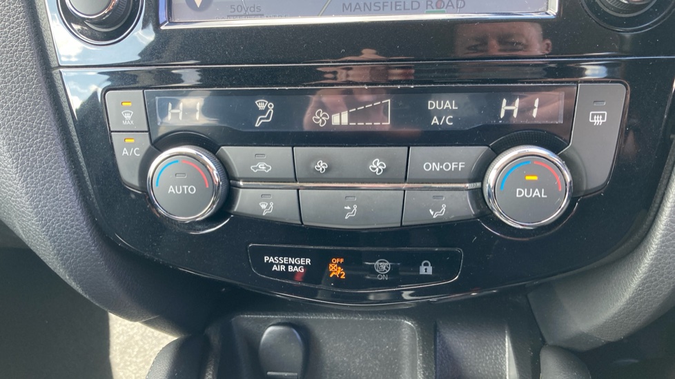 Nissan Qashqai 1.5 dCi N-Connecta 5dr Diesel Hatchback - Image 31