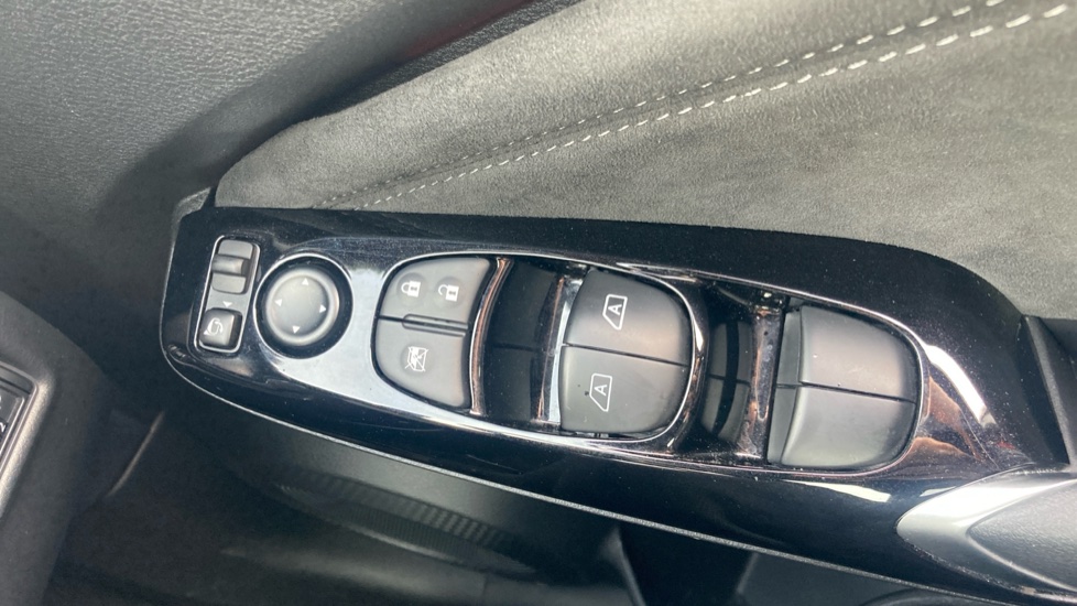 Nissan Juke 1.0 DiG-T Tekna+ 5dr DCT Petrol Hatchback - Image 21