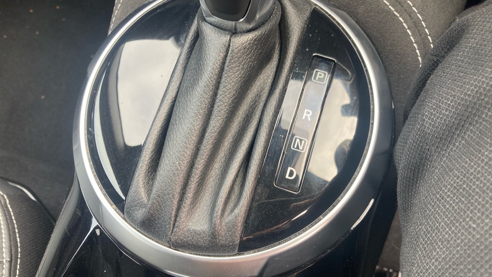 Nissan Juke 1.0 DiG-T Tekna+ 5dr DCT Petrol Hatchback - Image 40