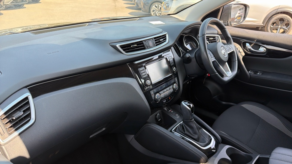 Nissan Qashqai 1.3 DiG-T 160 [157] Acenta Premium 5dr DCT Petrol Hatchback - Image 9