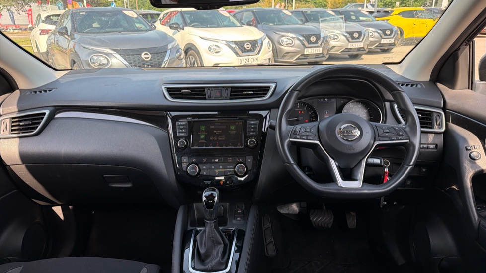 Nissan Qashqai 1.3 DiG-T 160 [157] Acenta Premium 5dr DCT Petrol Hatchback - Image 10