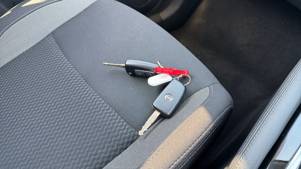 Nissan Qashqai 1.3 DiG-T 160 [157] Acenta Premium 5dr DCT Petrol Hatchback - Image 20