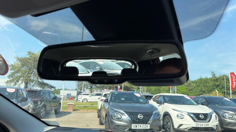 Nissan Qashqai 1.3 DiG-T 160 [157] Acenta Premium 5dr DCT Petrol Hatchback - Image 35