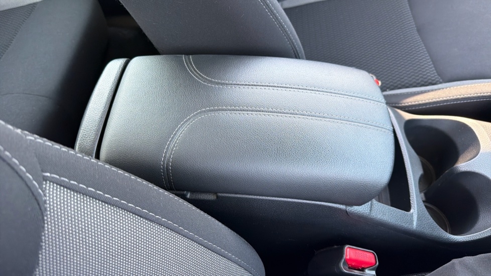 Nissan Qashqai 1.3 DiG-T 160 [157] Acenta Premium 5dr DCT Petrol Hatchback - Image 37