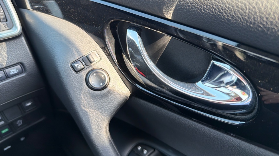 Nissan Qashqai 1.3 DiG-T 160 [157] Acenta Premium 5dr DCT Petrol Hatchback - Image 39